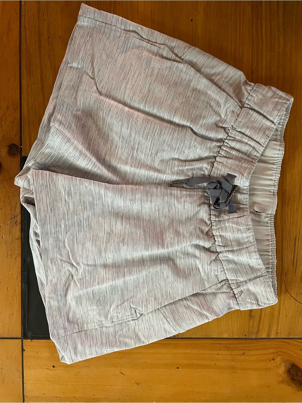 lululemon athletica Women's Striped Drawstring Athletic Shorts - Light Gray